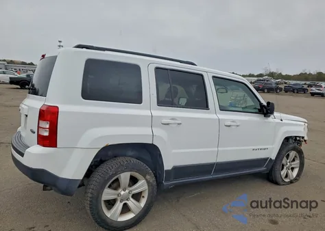 2015 Jeep Patriot Latitude z USA, uszkodzony, nr VIN 1C4NJRFB0FD290550
